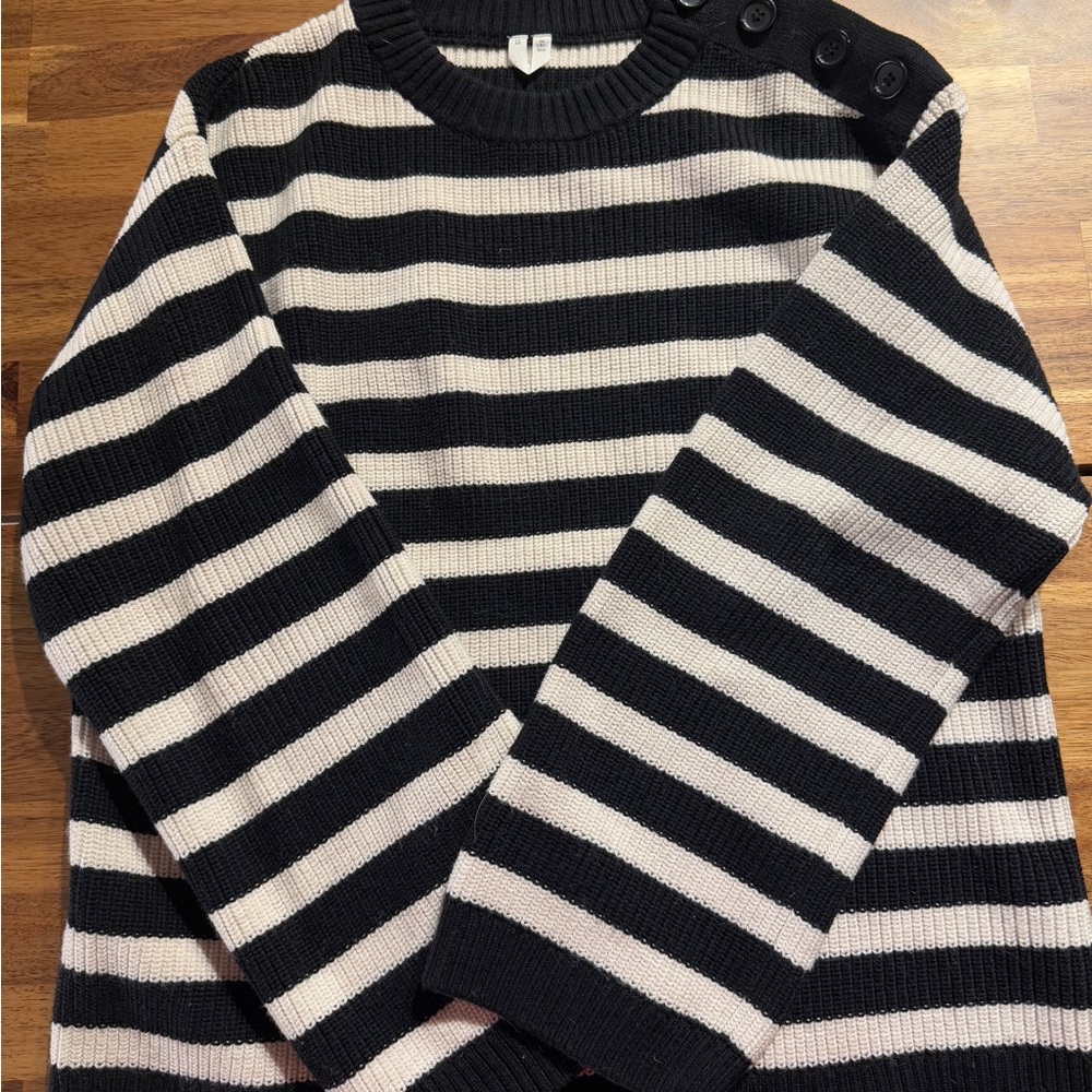 Arket Black and White Knit Top
